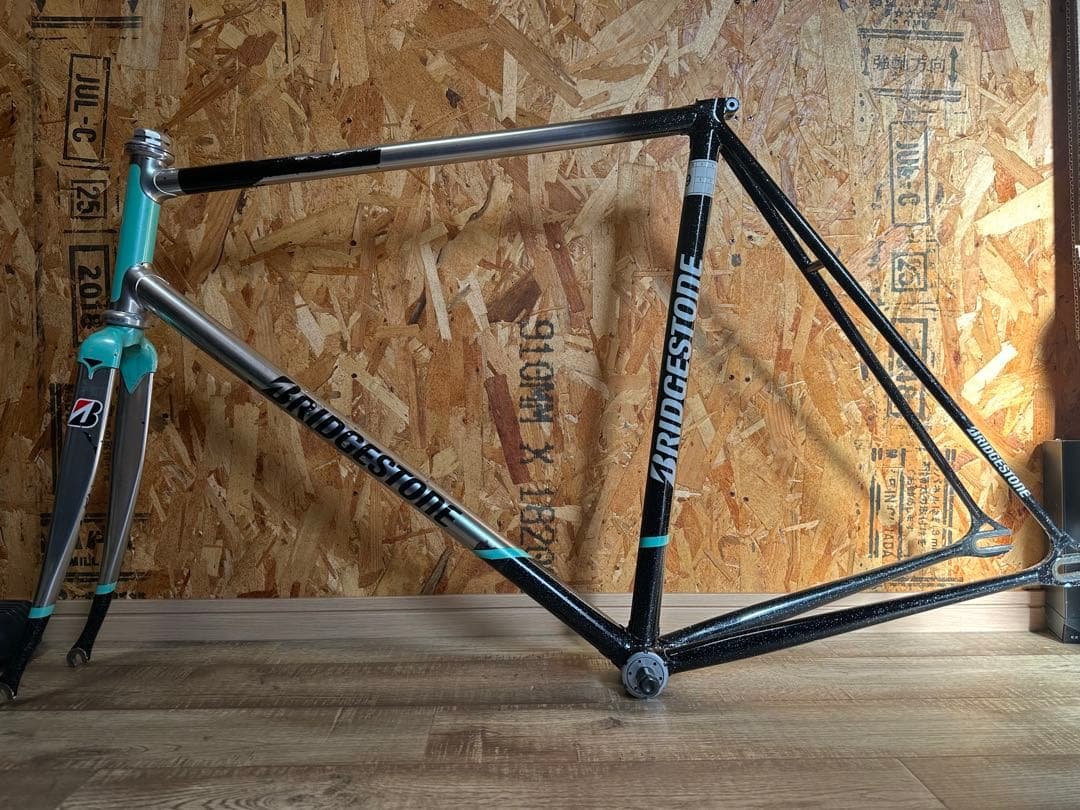 njsピストフレーム