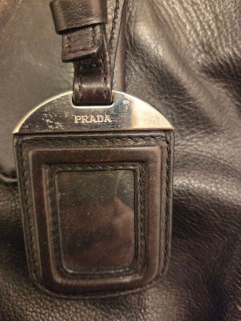 PRADA レザーショルダーバッグ