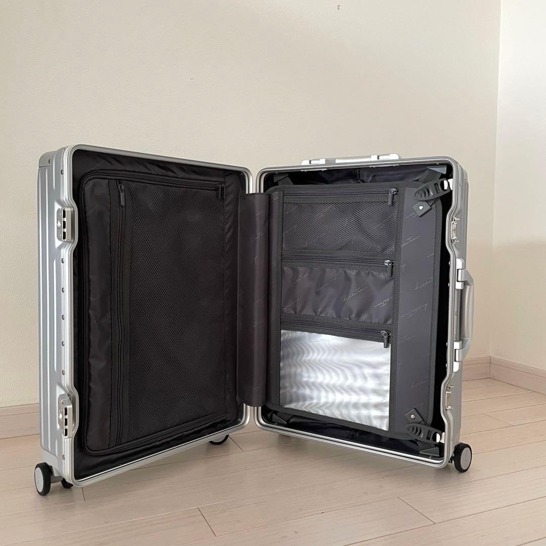 【美品】Libetee リベティ キャリーケース S マットシルバー