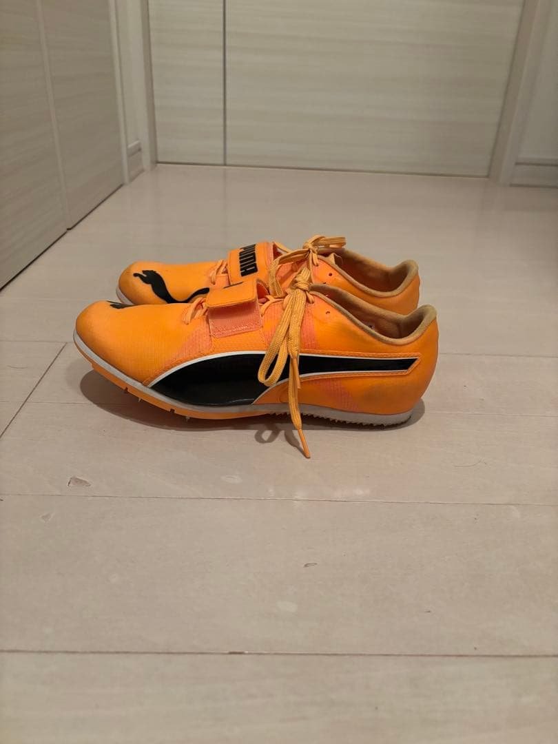 PUMA スパイクシューズ オレンジ/ブラック