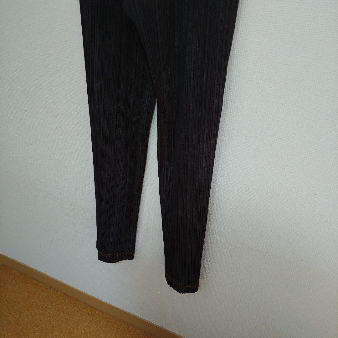 プリーツプリーズ　デニム転写　ブラックジーンズ　3