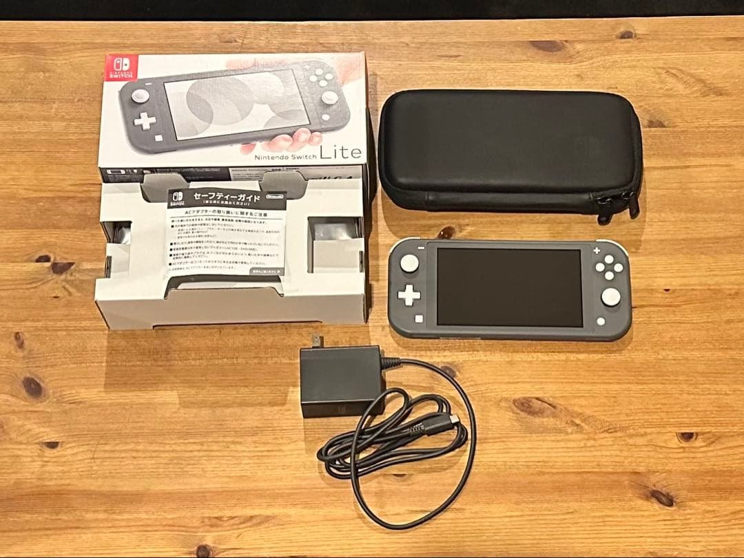 Nintendo Switch Lite グレー ●SDカードソフトケース付き●
