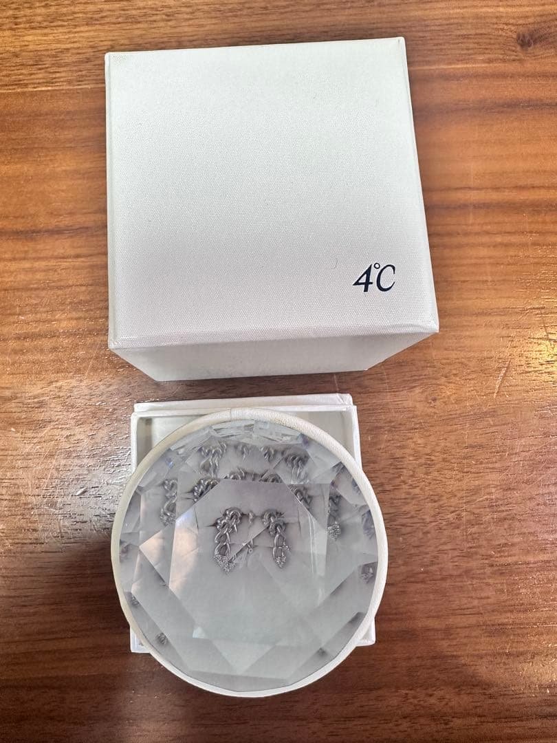 4°C PT900ダイヤモンド付きペアピアス