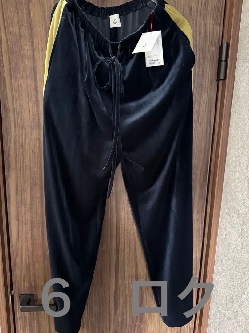 ６ロク　ベルベットネイビーラインパンツ