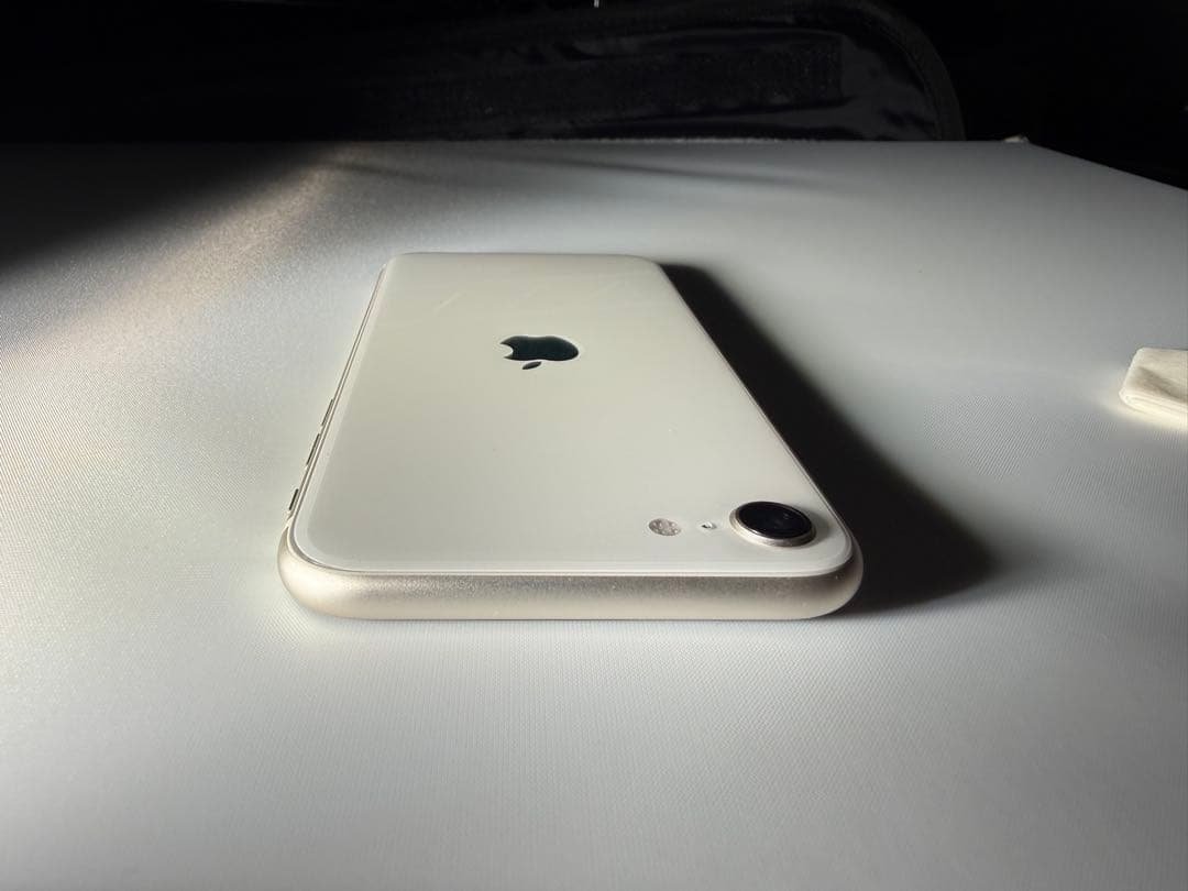 【美品】iPhone SE (第3世代) 64GB SIMフリー最大容量100%