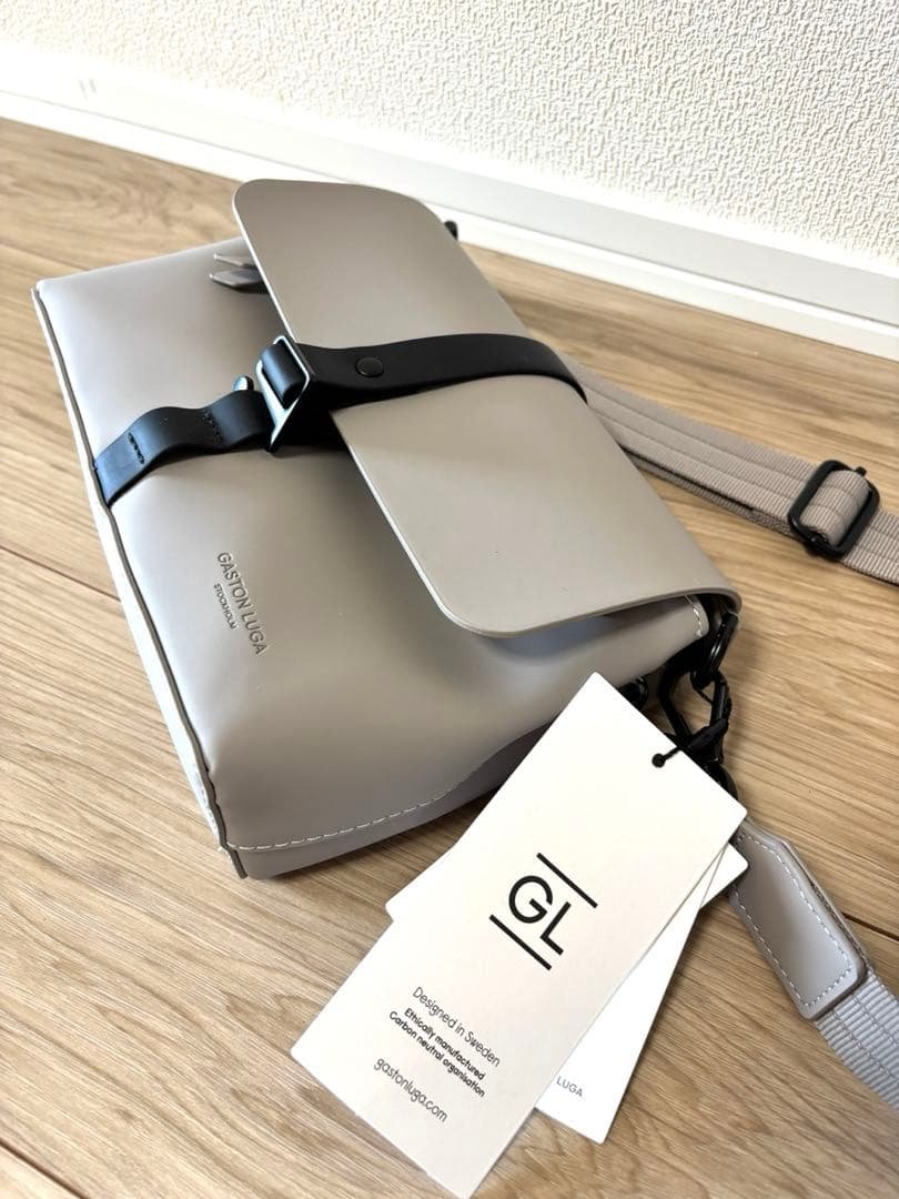 【新品タグ付き】ガストンルーガ　クロスボディバッグ　ショルダー　トープ　防水