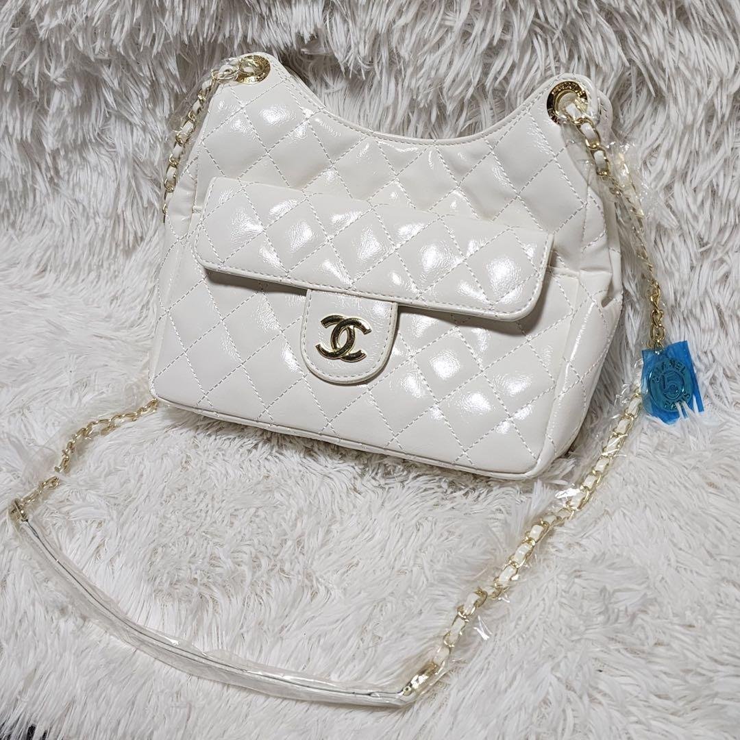 ＊*＊様 CHANEL　ショルダーバッグ　キルティング　白　ノベルティ　シャネル