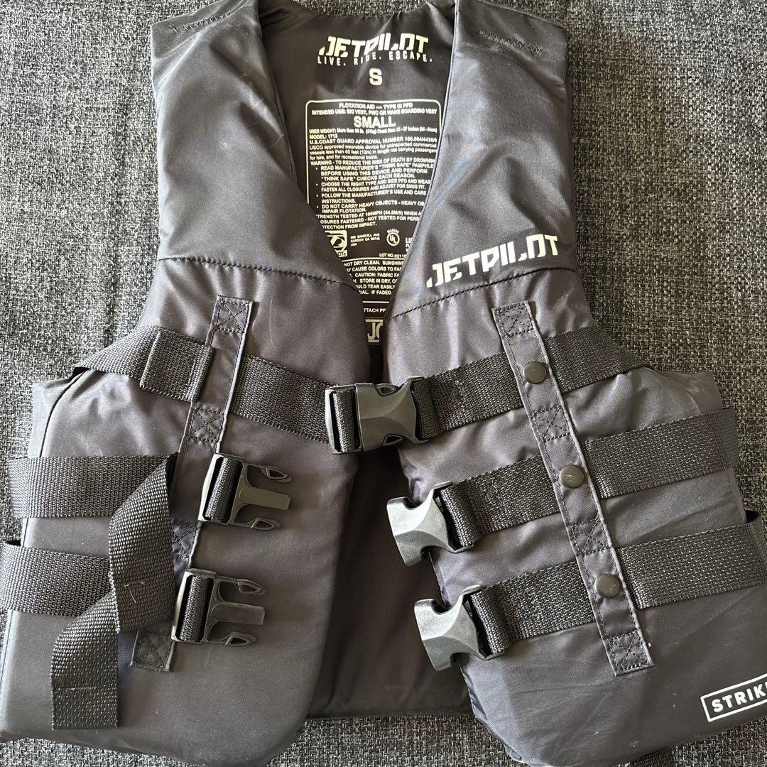 JETPILOT STRIKE ライフジャケット Sサイズ