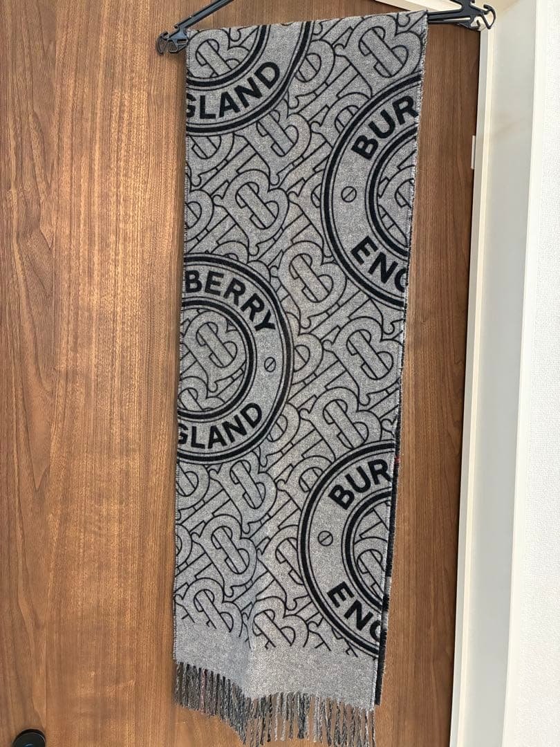 Burberry マフラー　モンタージュ
