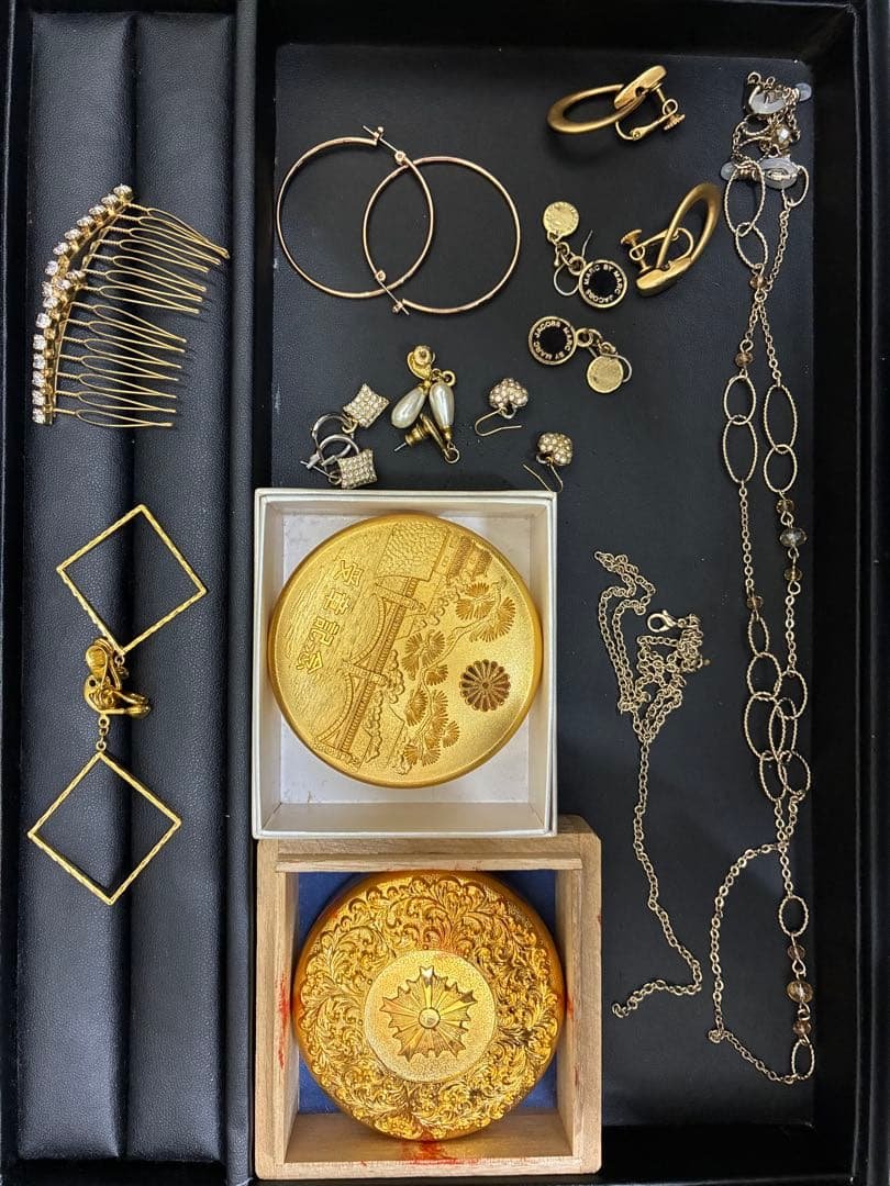 じ*ぽ様 【遺品整理】大量まとめ売り古銭、アクセサリー、小物