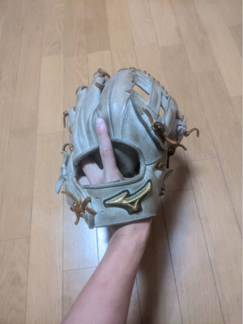 Mizuno ベージュ 硬式グローブ ゴールドロゴ