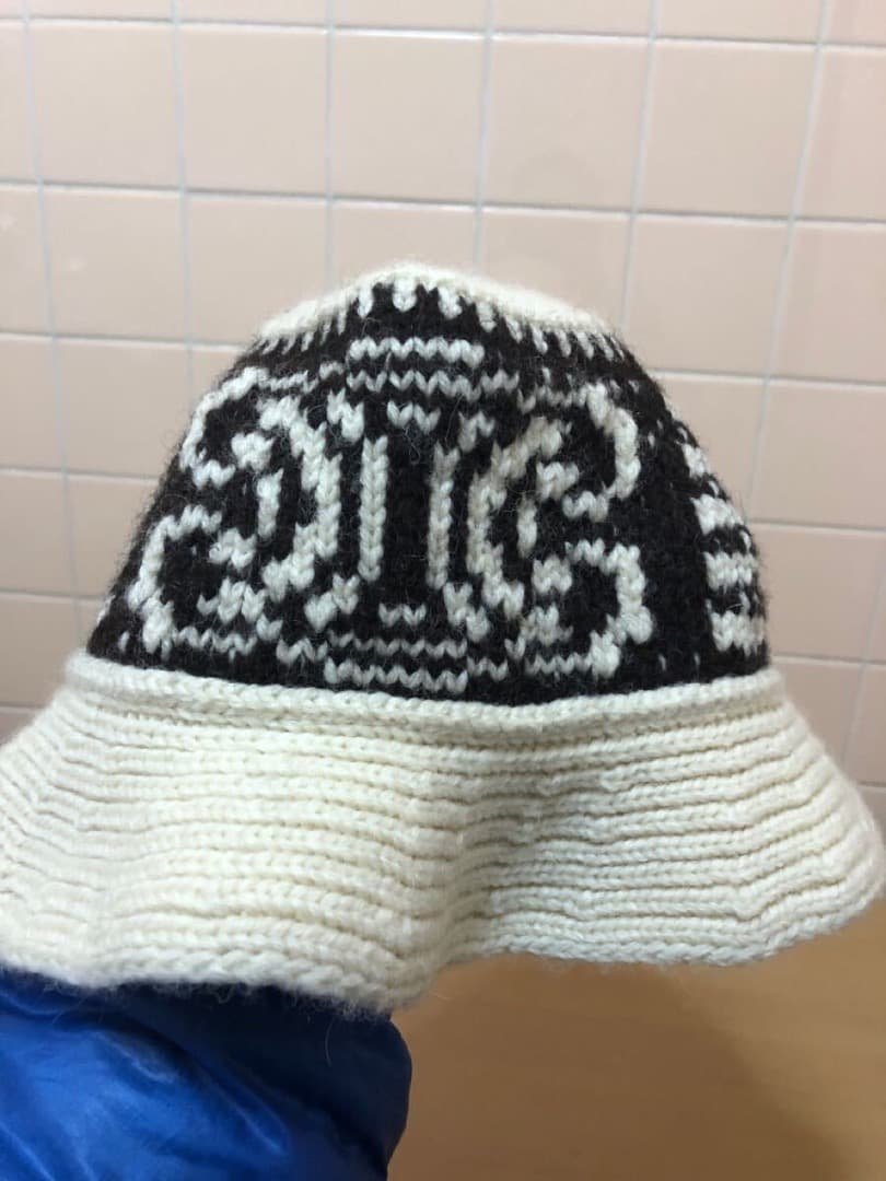 正規品　CELINE セリーヌ ニットハット 2A01U421P