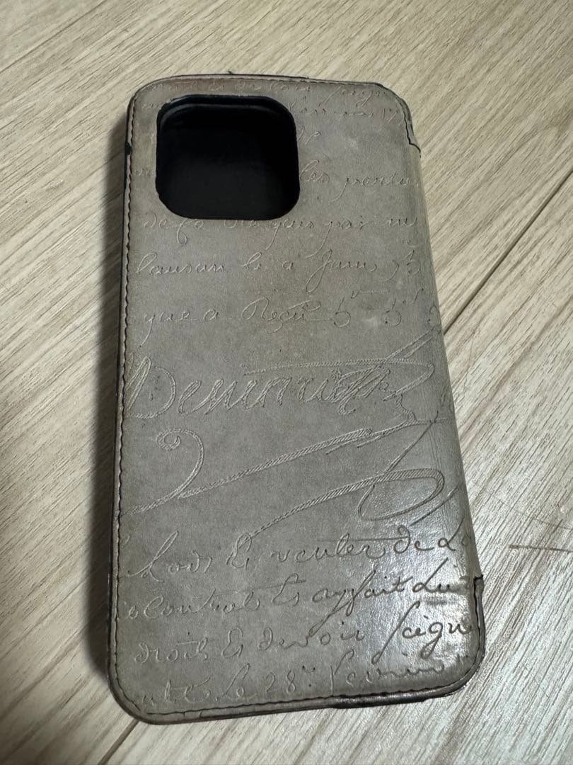 ベルルッティ　iPhone13proケース