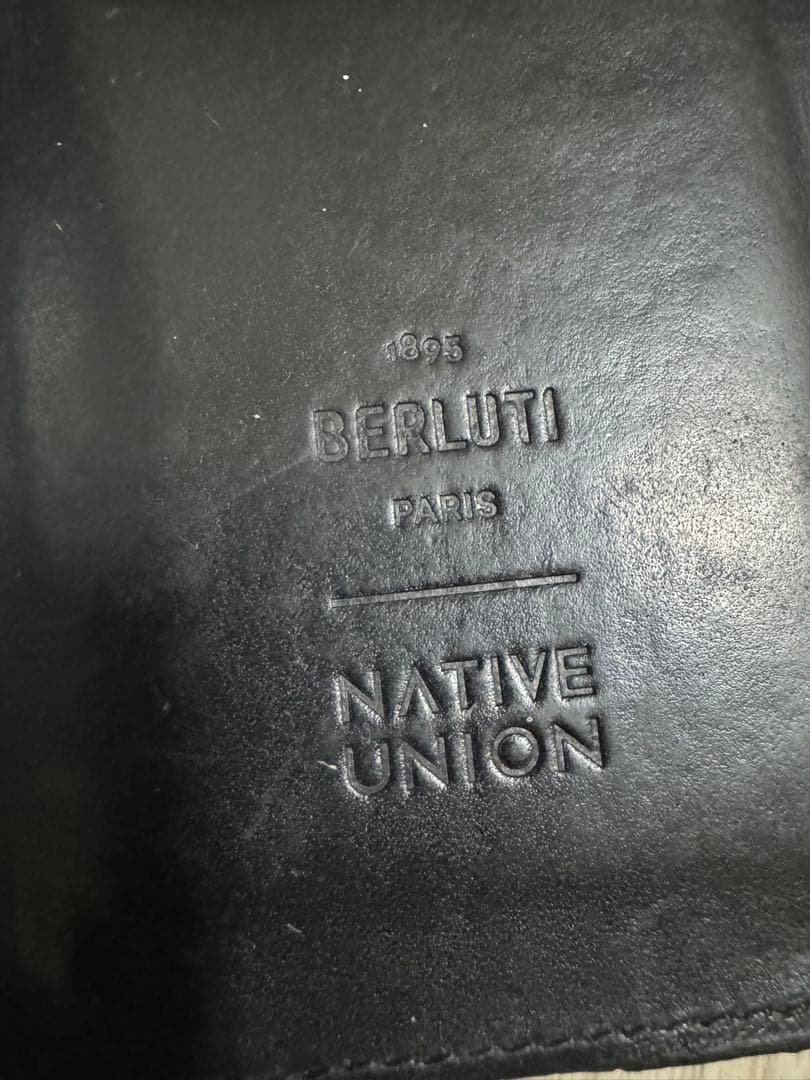 ベルルッティ　iPhone13proケース