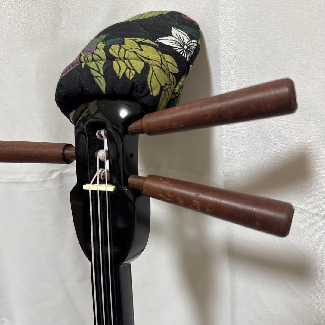 B076 沖縄 三線 蛇三線 人工皮 蛇柄 三味線 和楽器 ケース 付き