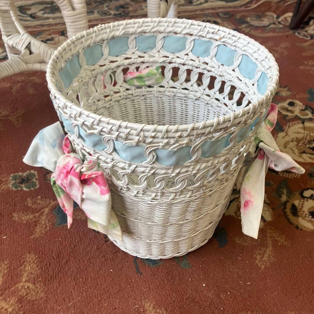 北欧レトロ 姫系 ラタンドレッサー 鏡台 椅子&ゴミ箱付き ビンテージ 古家具