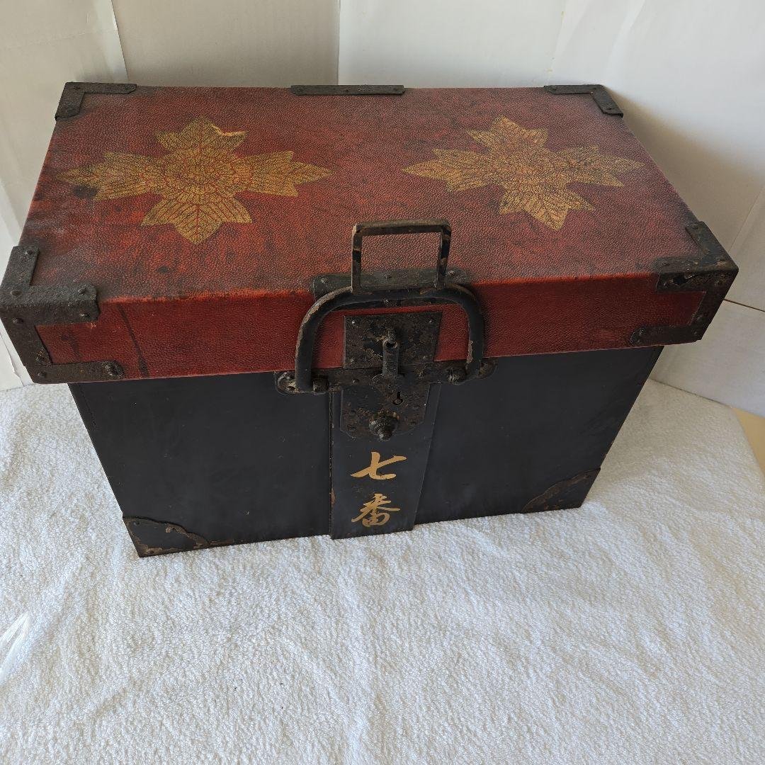 qhemzki3ar8juw964uyjさん専用です　鎧櫃　家紋　背負箪笥　武具