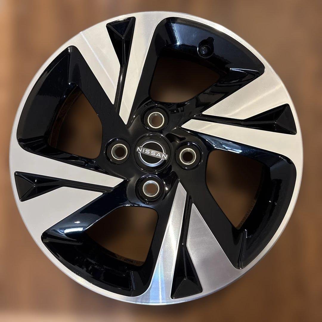 Nissan 日産　ルークス　15インチ純正ホイール　4本　純正ナット付き