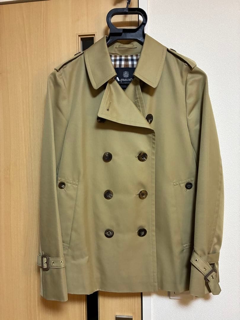 アクアスキュータム ショート　トレンチコート　クラブチェック柄　日本製