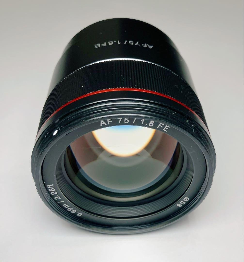 Samyang 75mm F1.8 AF 付属品一式