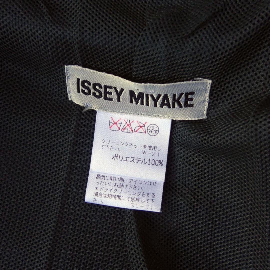 銀タグ　イッセイミヤケ　プリーツストライプロングジャケットコート グレーM