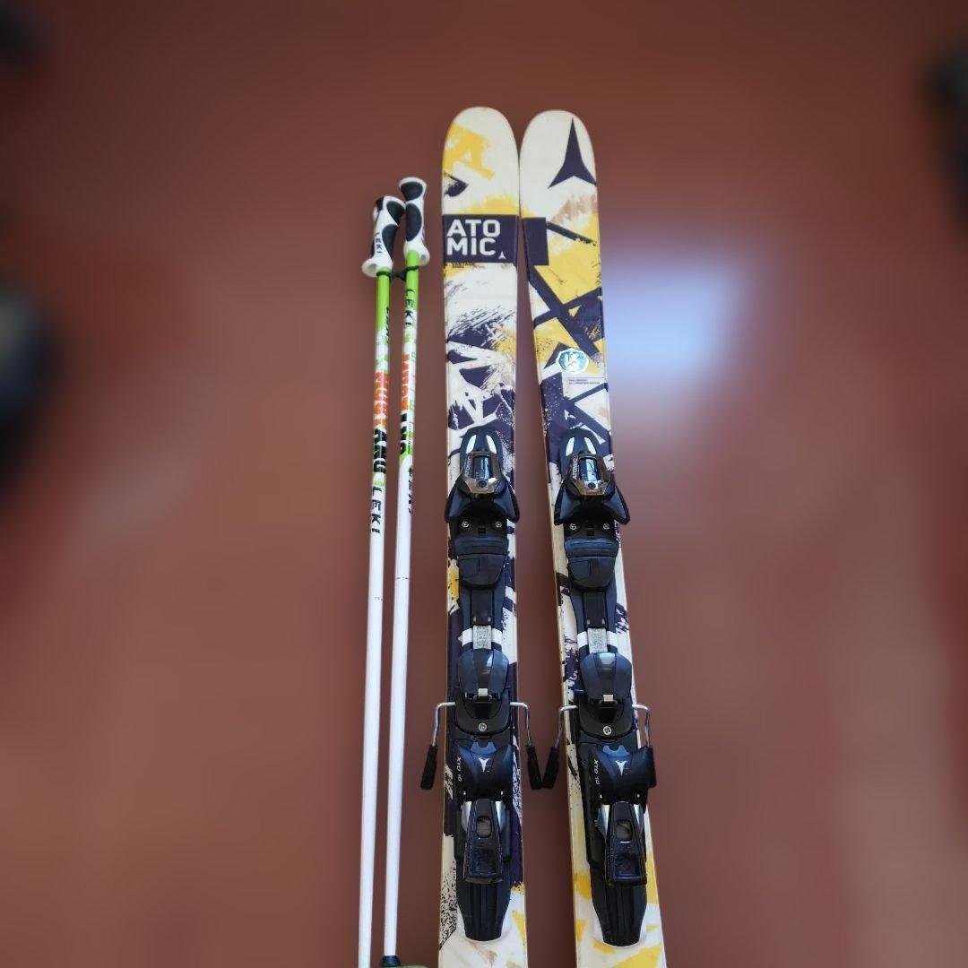 Atomicスキーセット、ストックつき