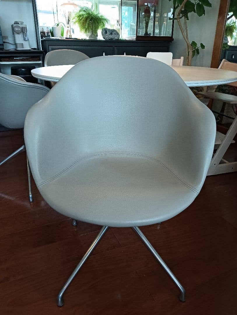 専用【展示品:美品】ボーコンセプト アデレードチェア 本革グレー