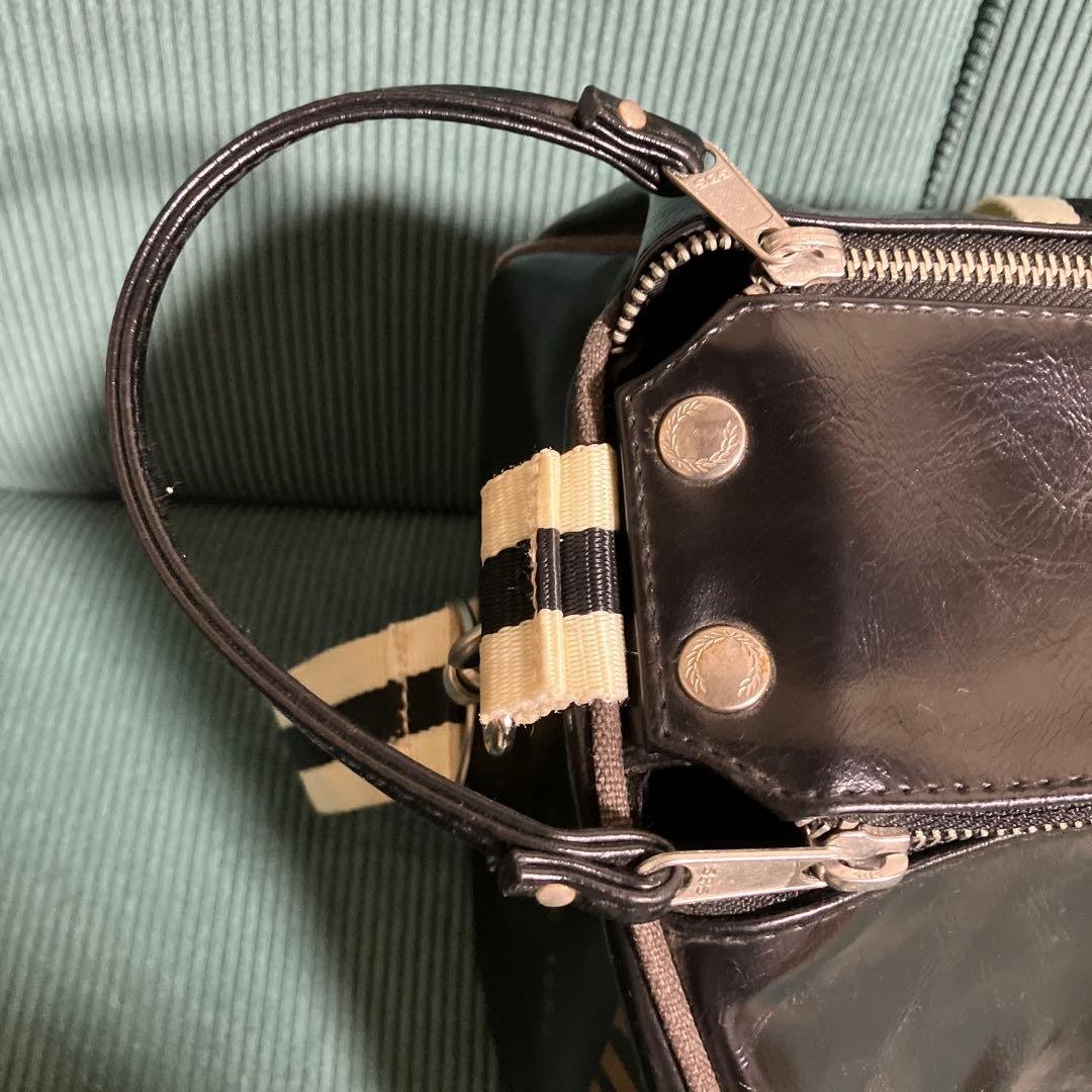 フレッドペリー　バレルバッグ　ボストンバッグ　ダブルファスナー　2WAY　黒