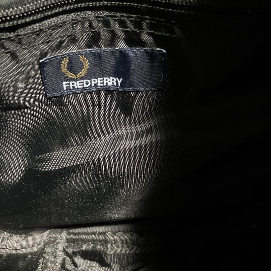 フレッドペリー　バレルバッグ　ボストンバッグ　ダブルファスナー　2WAY　黒