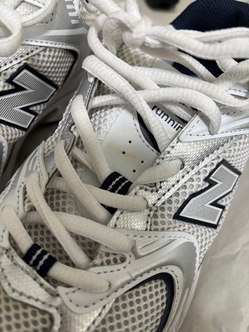 NEW BALANCE MR530SG ホワイトスニーカー