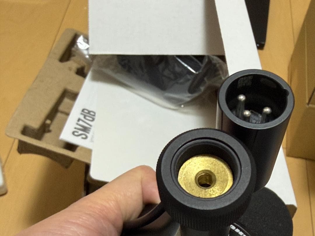 SHURE SM7dB（プリアンプ内蔵ダイナミックマイク）