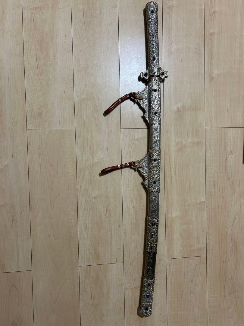 【希少】黄金梨子地螺鈿餝剣　レプリカ　額なし