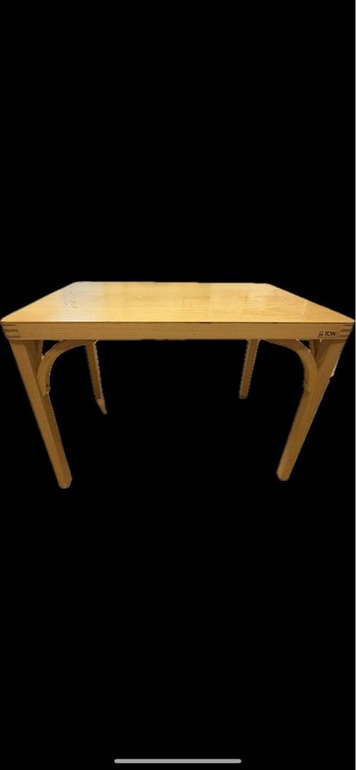 チェコ TON社製 テーブル