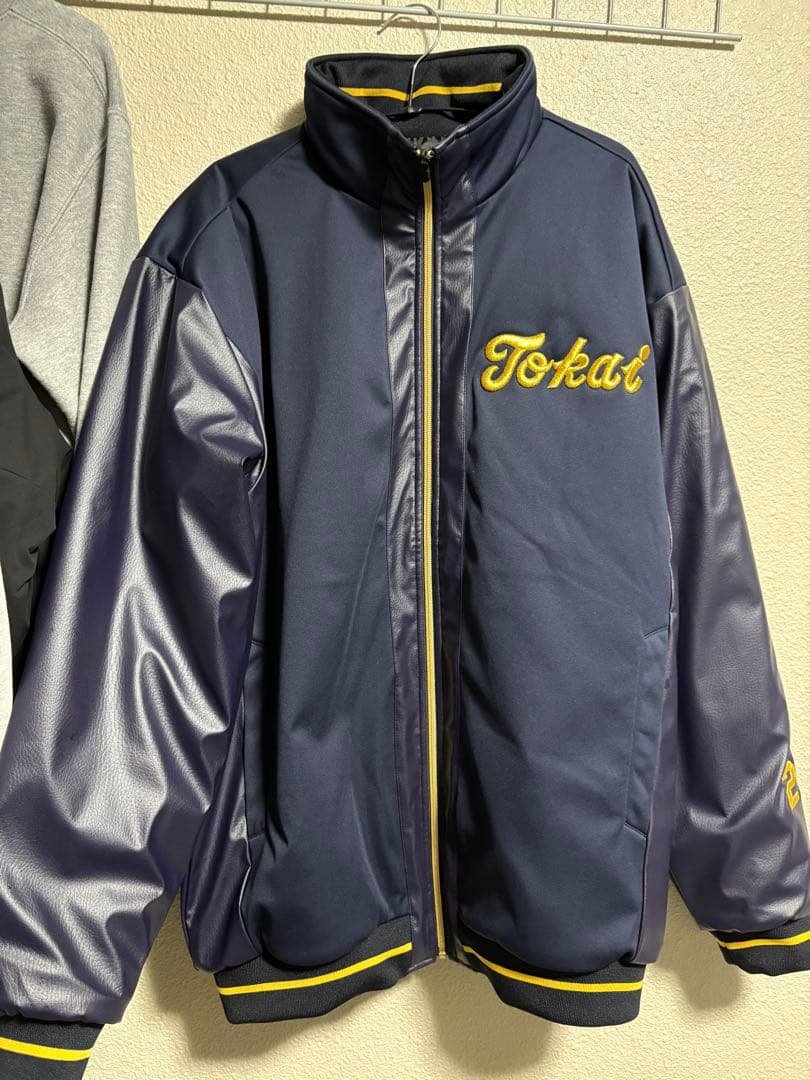 東海大学野球部グラウンドコート背番号27