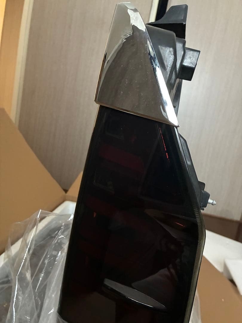 ダズフェローズ限定色テールランプ80ノア　ヴォクシー　エクスファイア