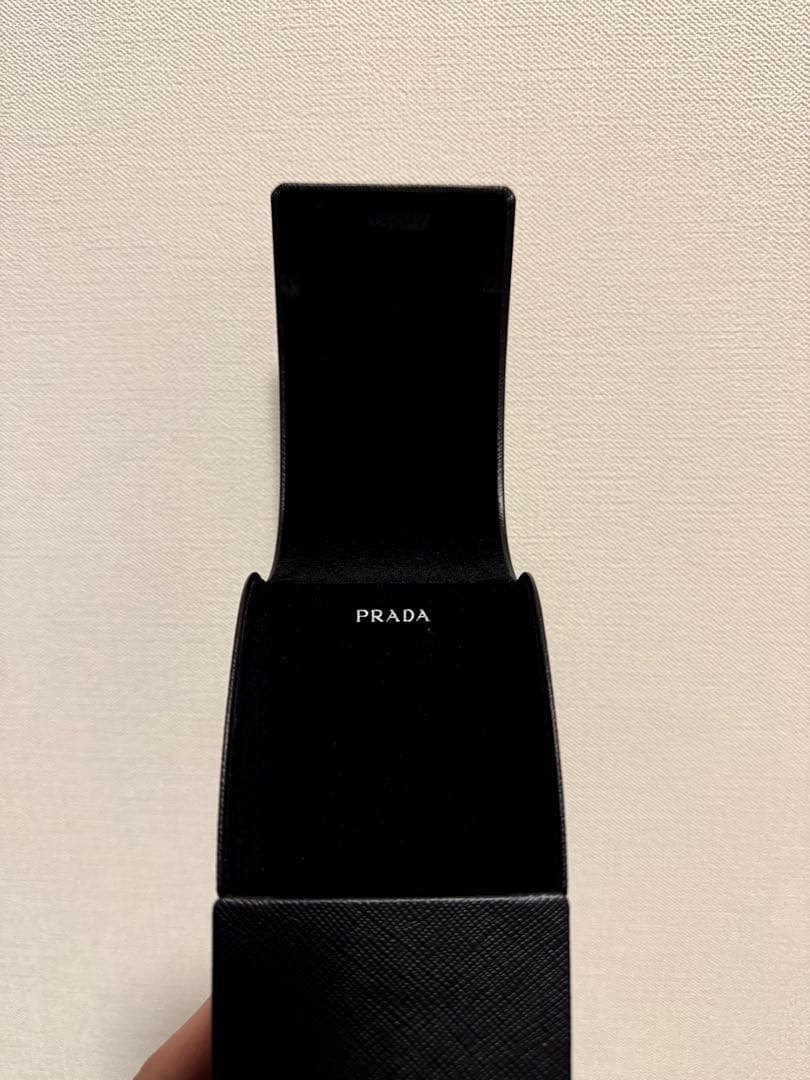 PRADA スクエア　ロゴサングラス
