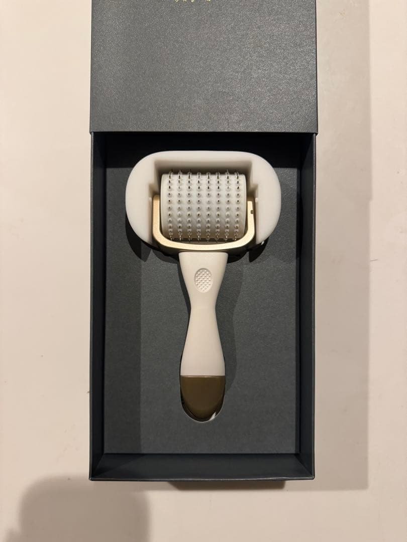 EKATO 美顔ローラー ホワイト/ゴールド