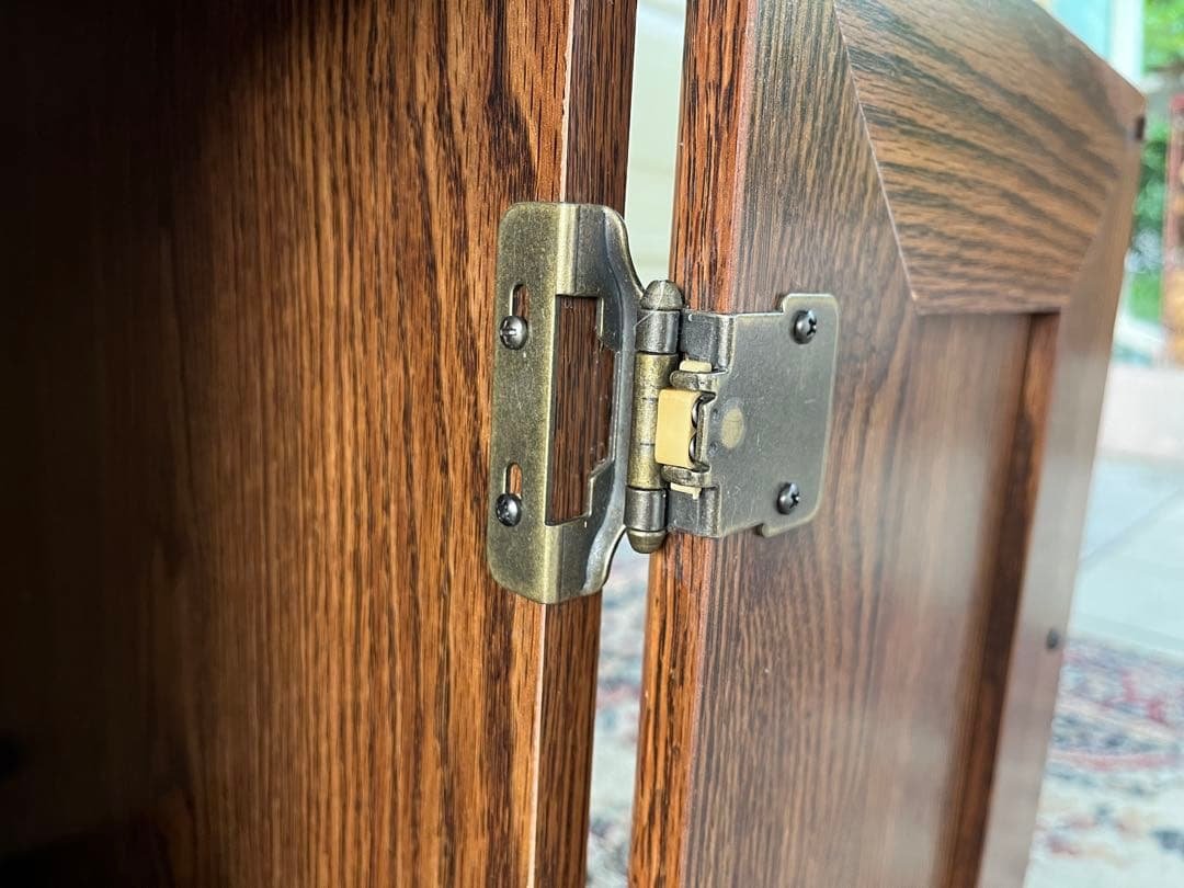 Sauder 【アメリカ老舗家具メーカー】木製マガジンラック付きキャビネット