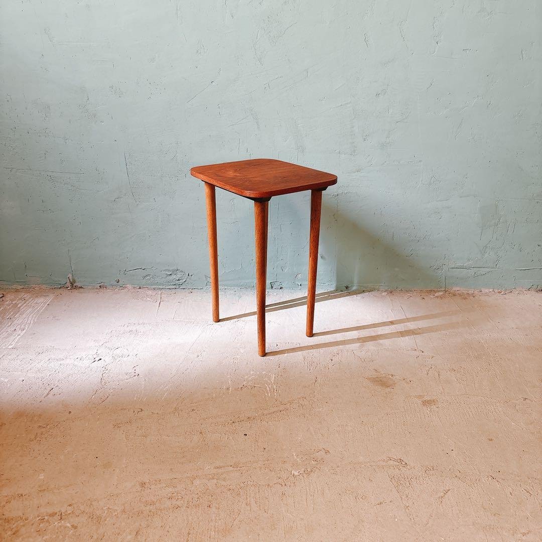 デンマーク　チーク材　サイドテーブル　北欧家具　北欧ビンテージ