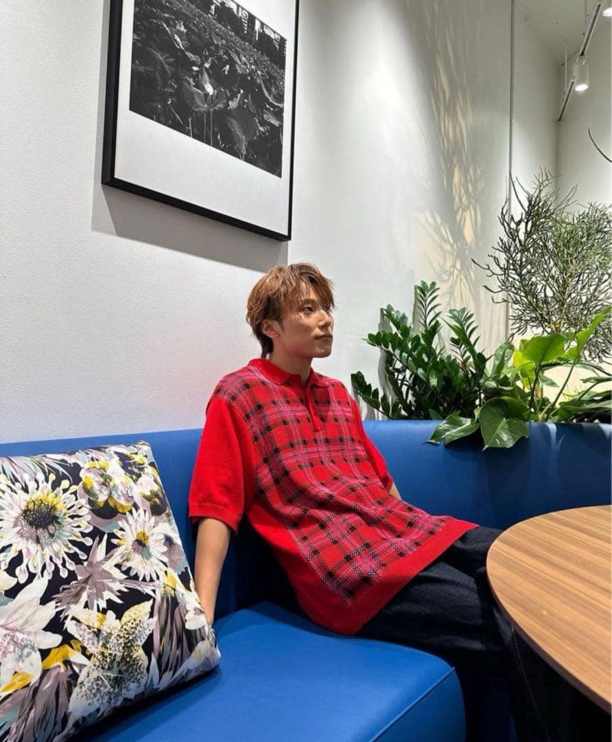 supreme 赤 半袖ニットコムドットあむぎり着用