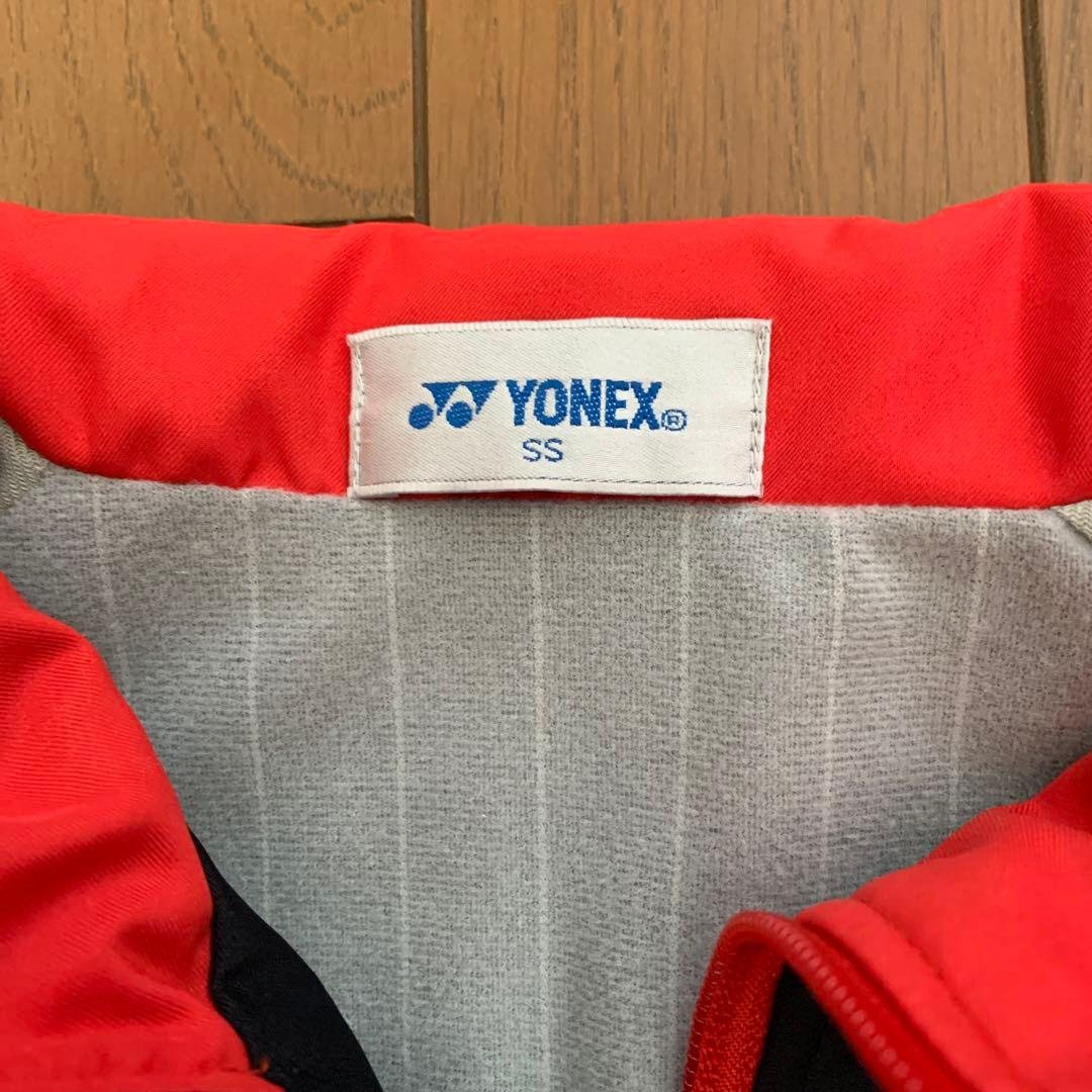 YONEX ウォームアップウェア SSサイズ 黒/赤