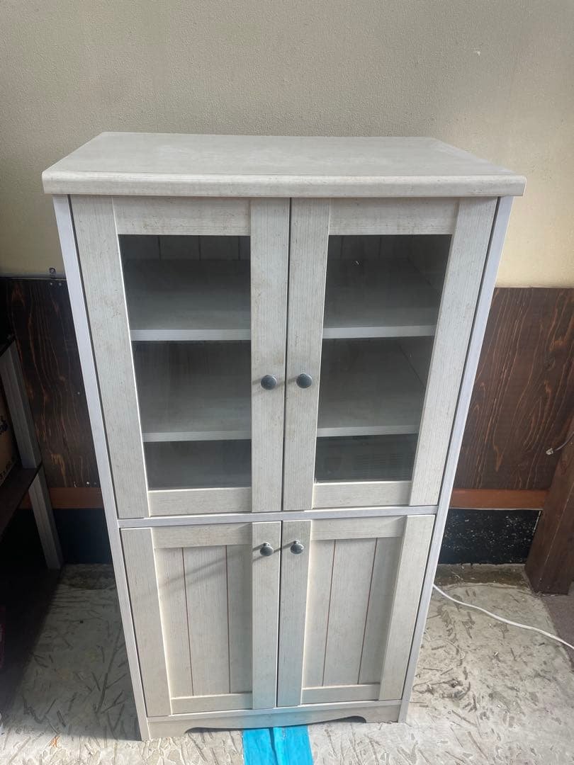 ニトリ　ホワイト木製食器棚 ガラス扉付き