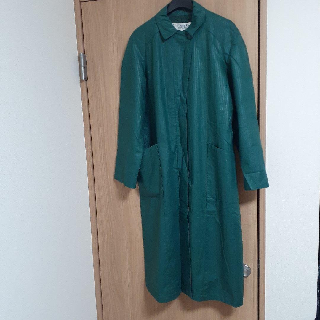 Christian Dior 薄手コートベルト付き、色グリーン、サイズ５