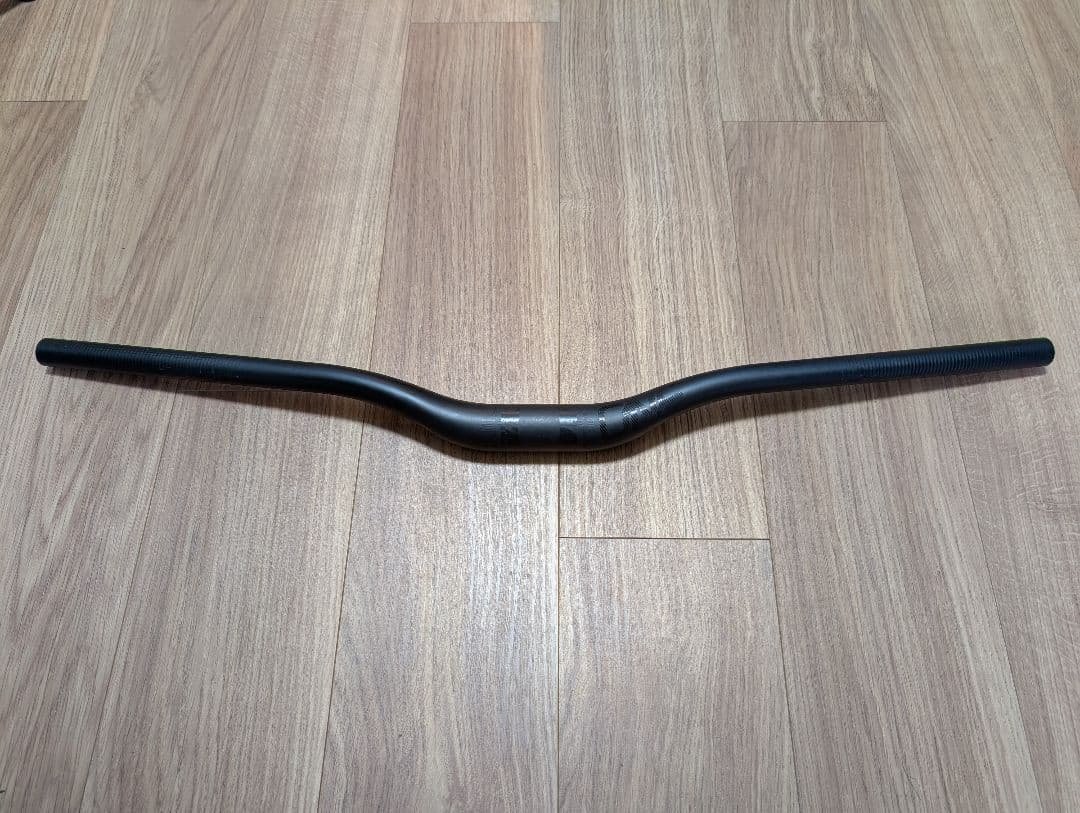 OneUp Carbon Handlebar 35mmライズ 760mm幅
