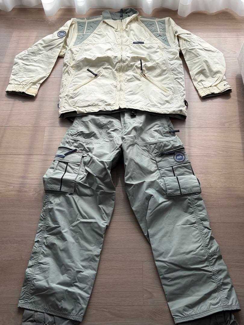 Burton ボードウェア　スキーウェア上下セット　説明欄必須