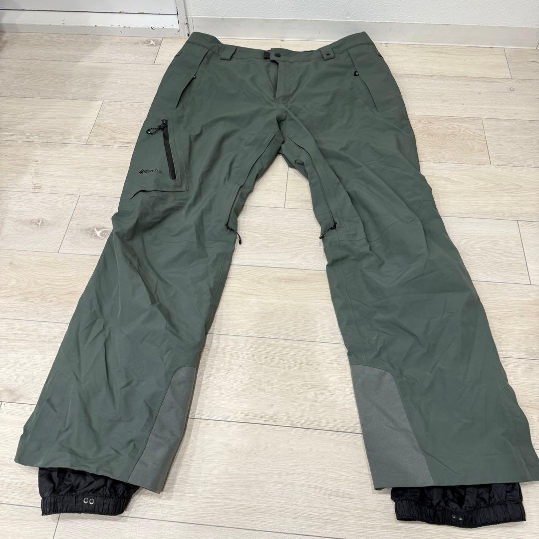 686 シックスエイトシックス GORE-TEX GT 24-25モデル　スノボ