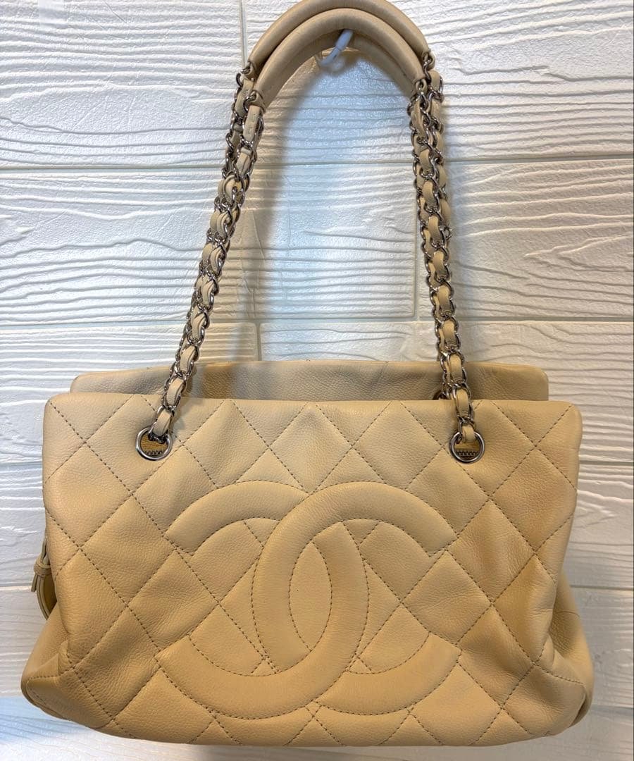 CHANEL シャネル　マトラッセ　ココマーク　ショルダー　バッグ　クリーム