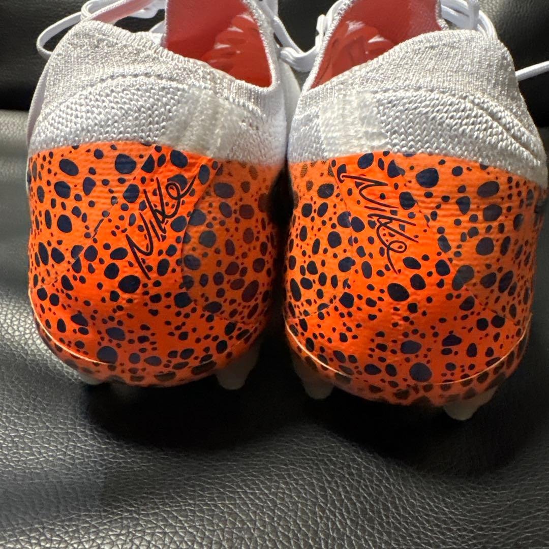 ファントムルナNIKEスパイクSG