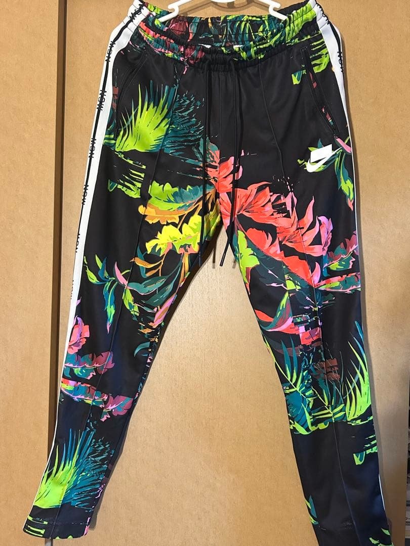最終値下げ！NIKE フラワー柄　ボタニカル柄　トラックパンツ　サイズM