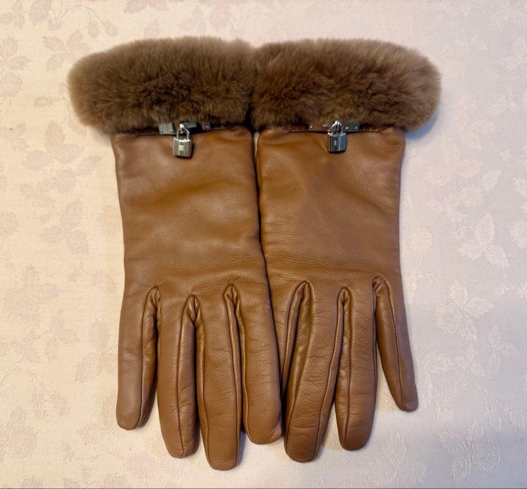 エルメス HERMES 手袋 ケリー カデナチャームラムスキン（羊革） グローブ